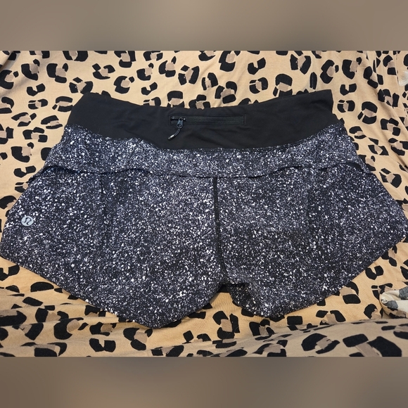 Lululemon women's speed up shorts Black White Splatter Speckled Running - Picture 3 of 9